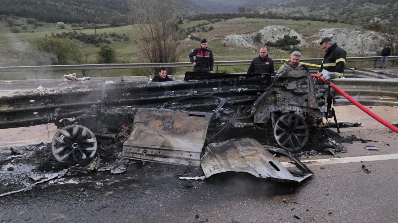 Afyonkarahisar'da feci kaza: 1 ölü, 1 yaralı
