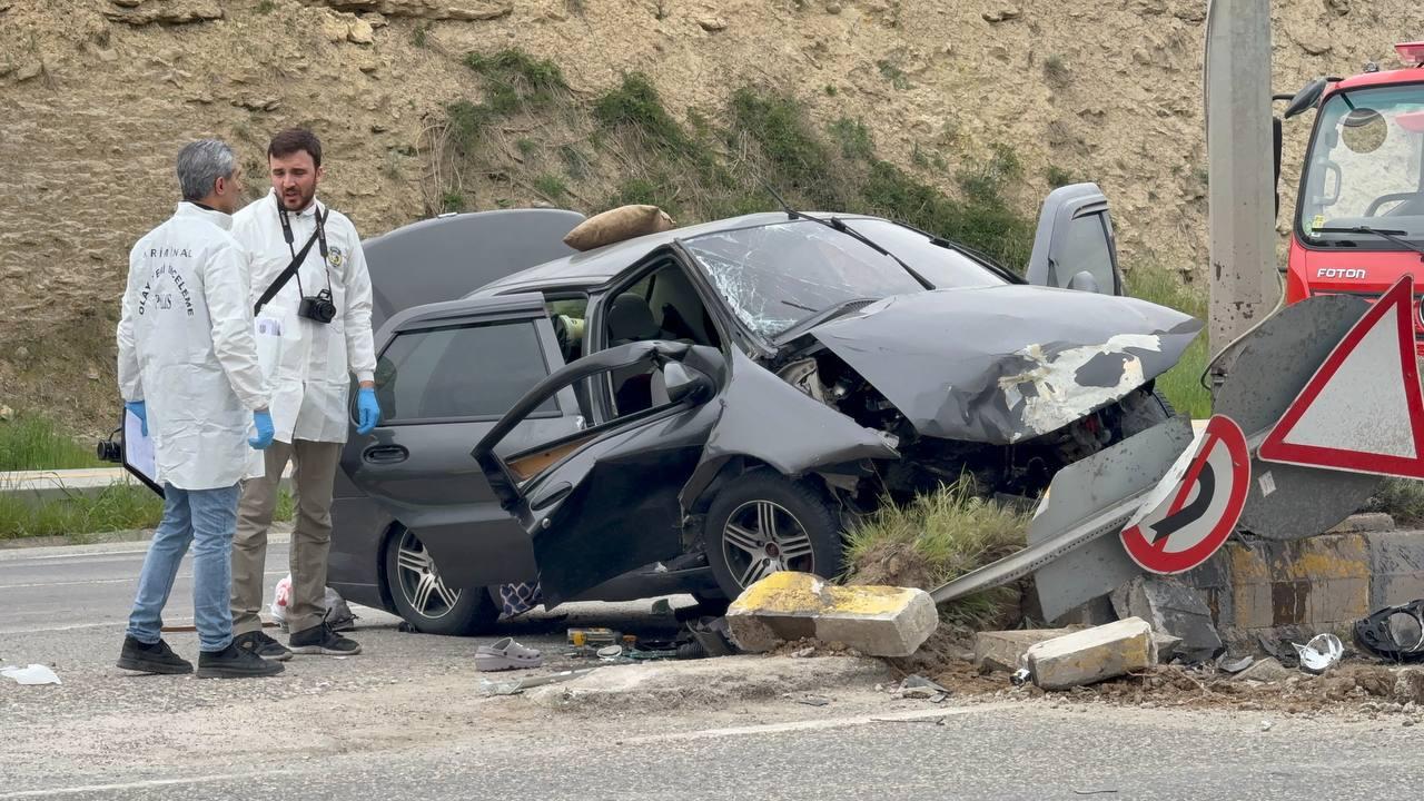 Karabük'te otomobil refüje çarptı: 1 ölü