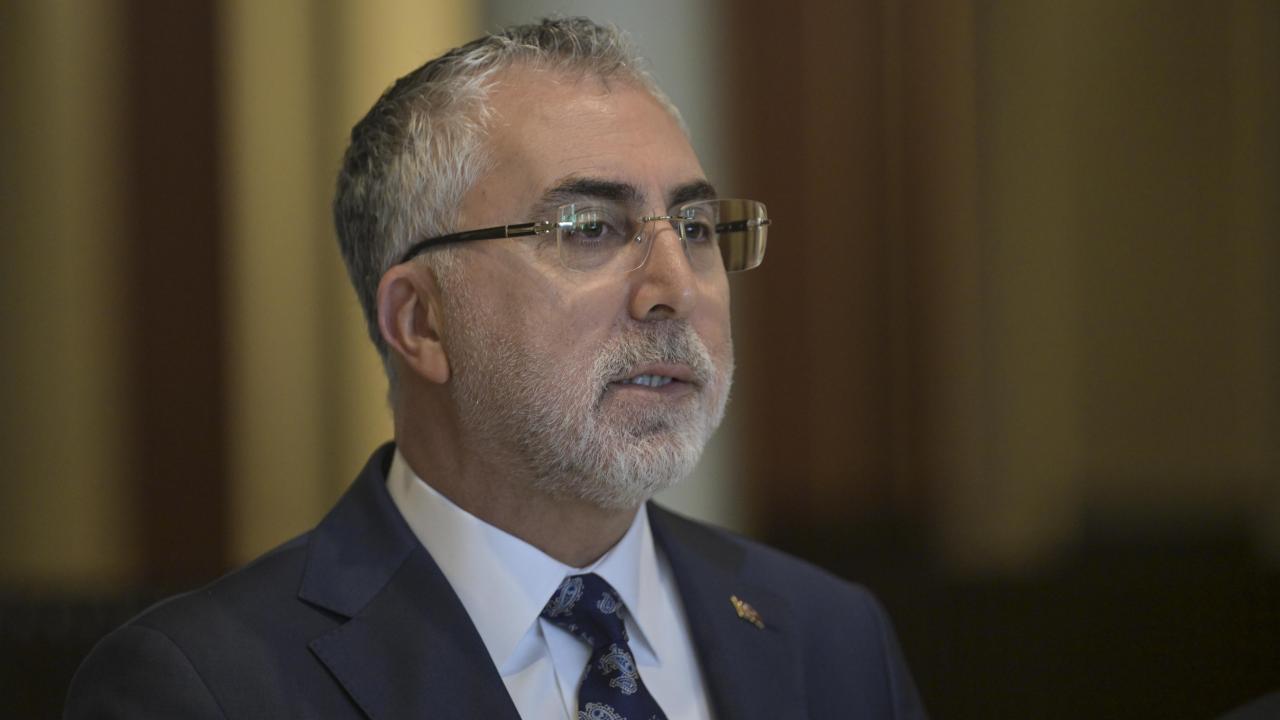 Bakan Işıkhan: Savaş sarmalında dahi Türkiye'nin güçlü bir ekonomisi var