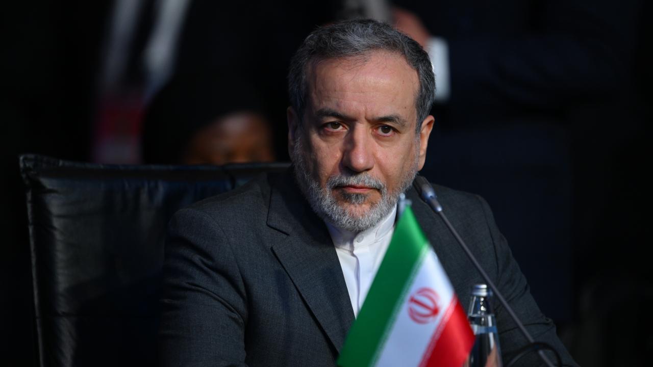 İran Dışişleri Bakanı Arakçi, müzakere için Pakistan'a gidiyor