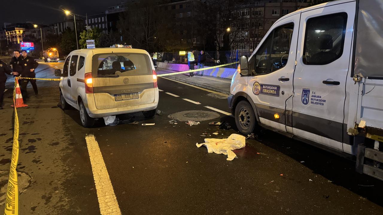 Ankara'da hafif ticari araç motosiklete çarptı: 1 yaralı