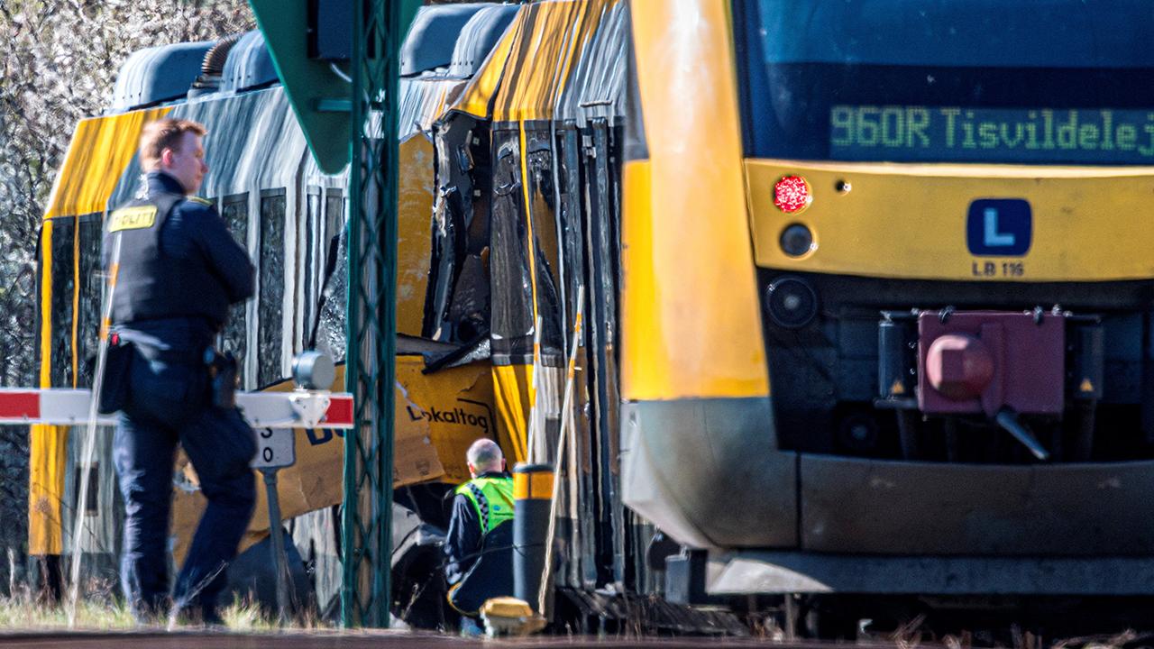 Danimarka'da iki trenin çarpıştığı kazada 17 kişi yaralandı