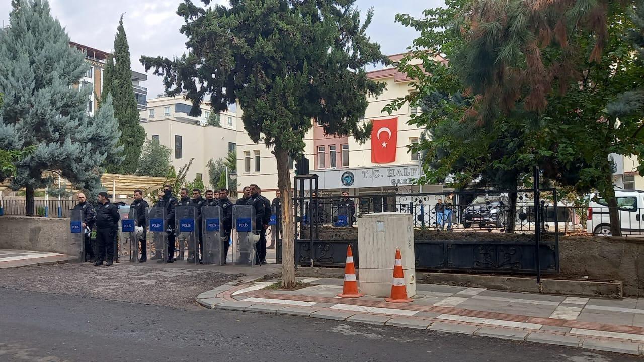 Halfeti Belediyesi'ne operasyon: 49 şüpheli gözaltına alındı