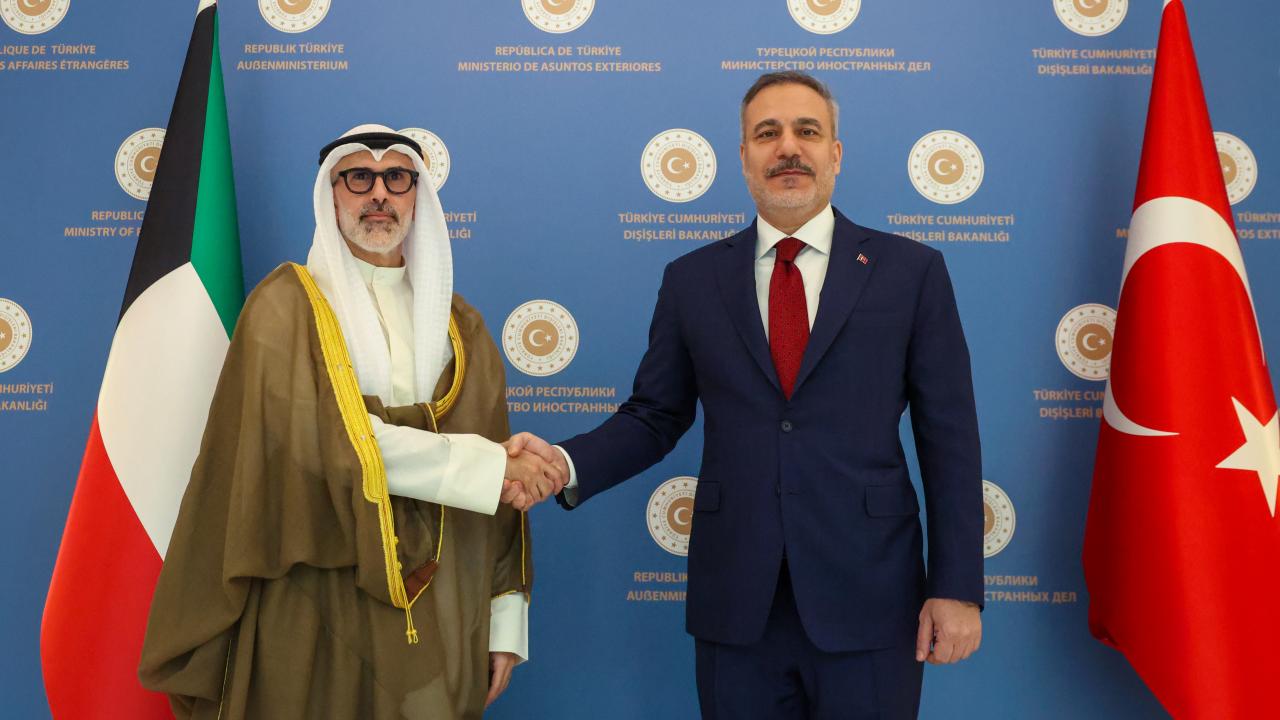 Bakan Fidan Kuveytli mevkidaşı AlSabah ile bir araya geldi