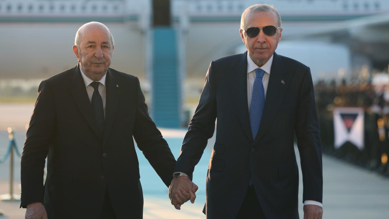 Cumhurbaşkanı Erdoğan, Cezayir Cumhurbaşkanı Tebbun'u karşıladı