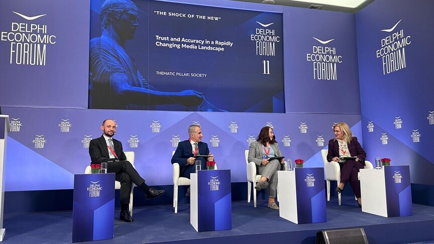 Yunanistan'daki Delfi Ekonomi Forumu'ndaki panelde medyadaki değişim ve güvenilirlik ele alındı