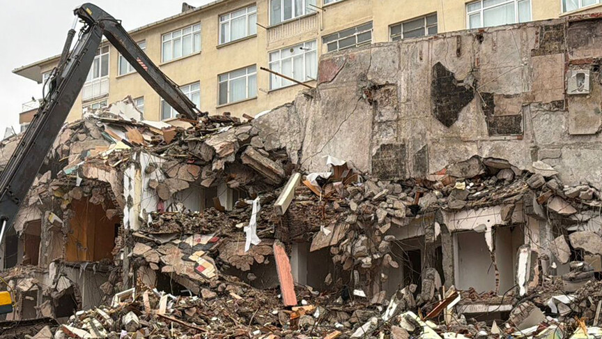 Eski bina yıkımlarında açığa çıkan asbest lifleri yıllar sonra hastalığa yol açıyor