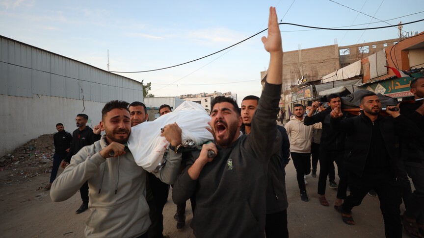 İsrail'in ateşkese rağmen Gazze'ye düzenlediği saldırılarda biri çocuk 5 kişi hayatını kaybetti