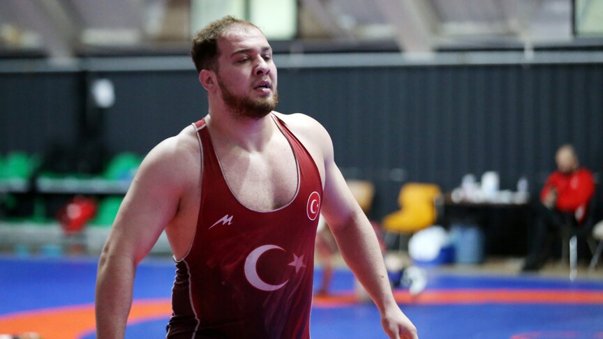 Milli güreşçi Hakan Büyükçıngıl, Avrupa üçüncüsü oldu