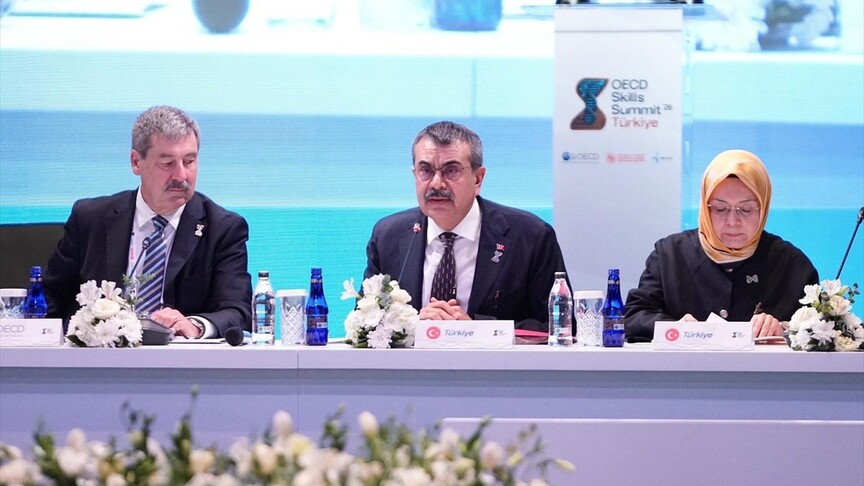 Bakan Tekin, OECD Beceriler Zirvesi'nde oturum başkanlığı yaptı