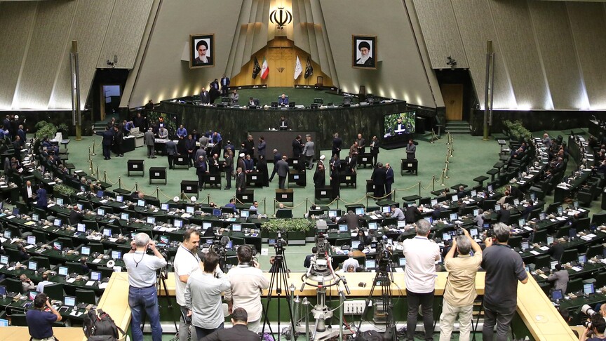 İran’da 261 milletvekili İranlı müzakere heyetine destek bildirisi yayımladı