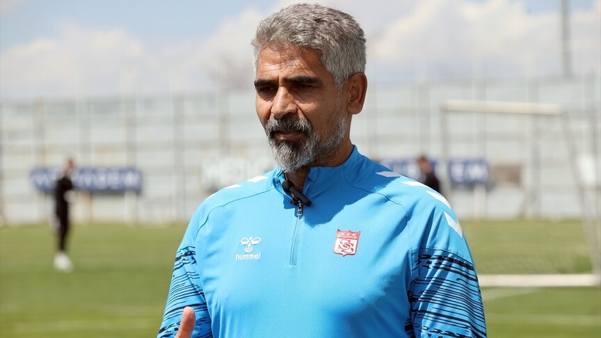 Sivasspor Teknik Direktörü İsmet Taşdemir, yeni sezon planlarını anlattı