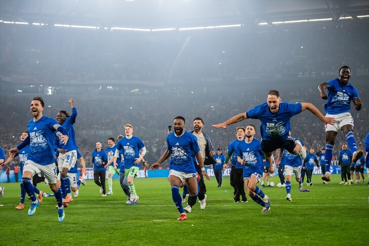 Kenan Karaman'ın attığı golle Schalke 04, Bundesliga'ya yükseldi