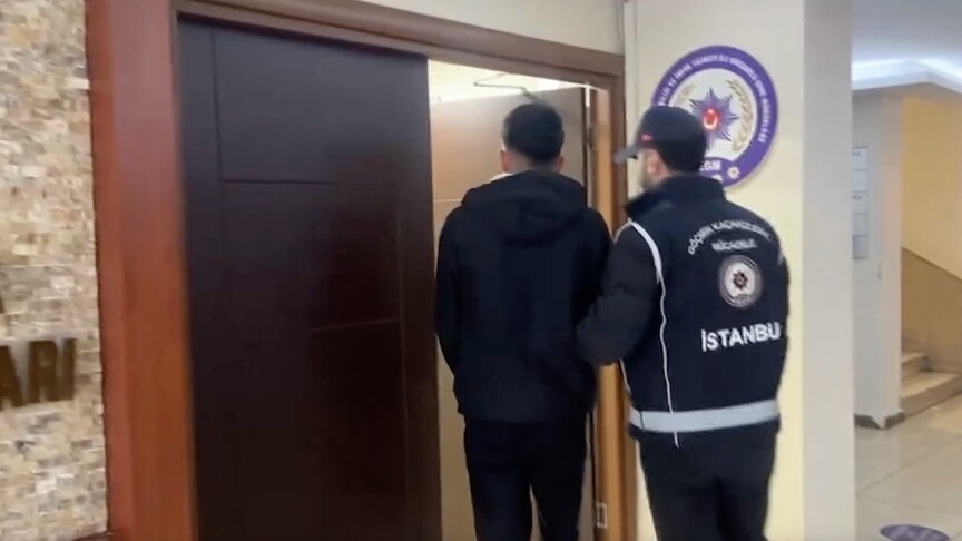 İstanbul'da "sahte belgelerle ikamet izni" operasyonunda 31 şüpheli yakalandı