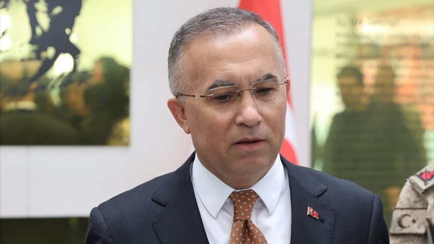 Gaziantep Valisi Çeber, olumsuz hava koşulları nedeniyle 14 kişinin yaralandığını söyledi