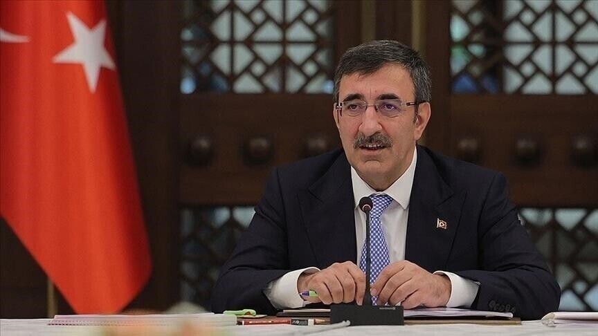 Cumhurbaşkanı Yardımcısı Yılmaz, Türk Kızılaya kurban bağışında bulundu